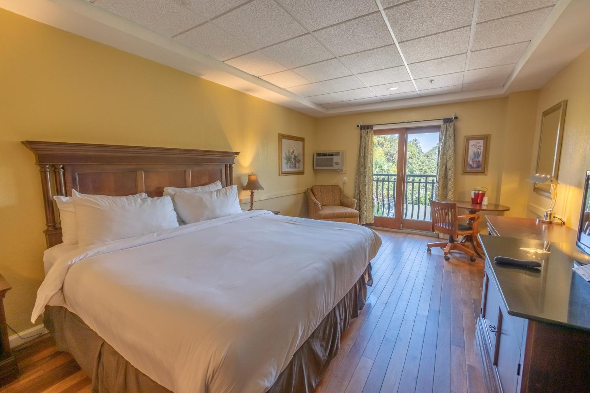 Ocean Inn & Suites St. Simons Island Buitenkant foto