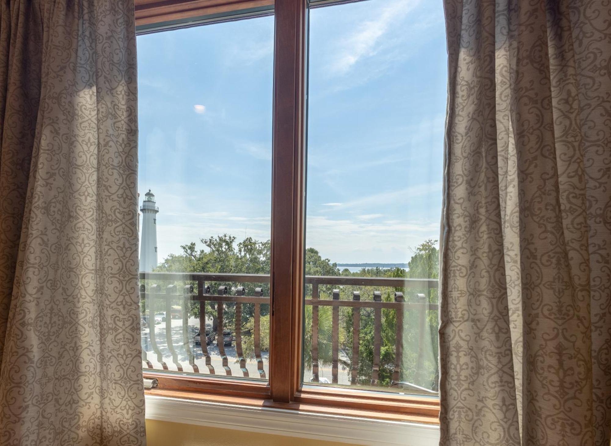 Ocean Inn & Suites St. Simons Island Buitenkant foto