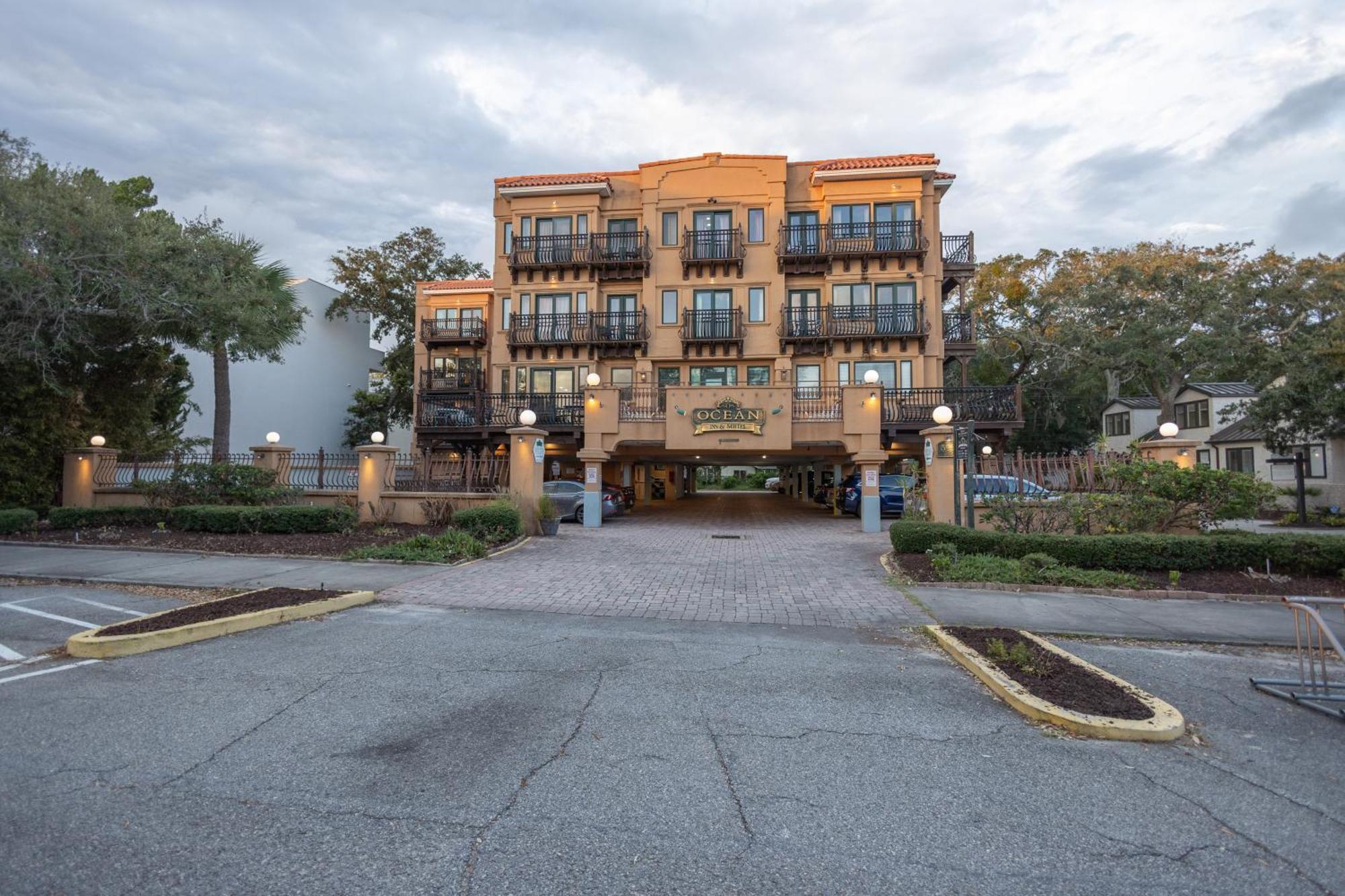 Ocean Inn & Suites St. Simons Island Buitenkant foto
