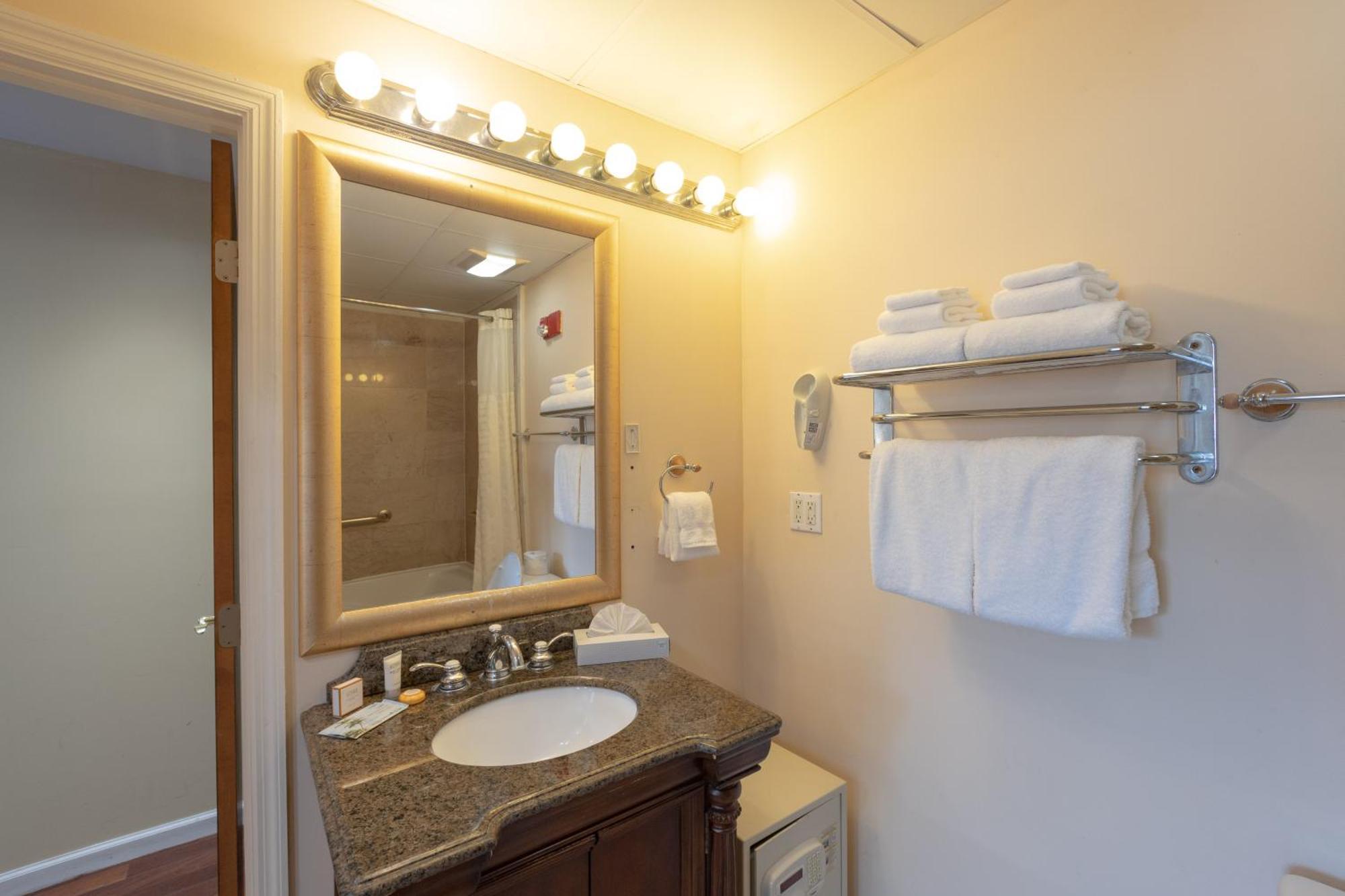 Ocean Inn & Suites St. Simons Island Buitenkant foto