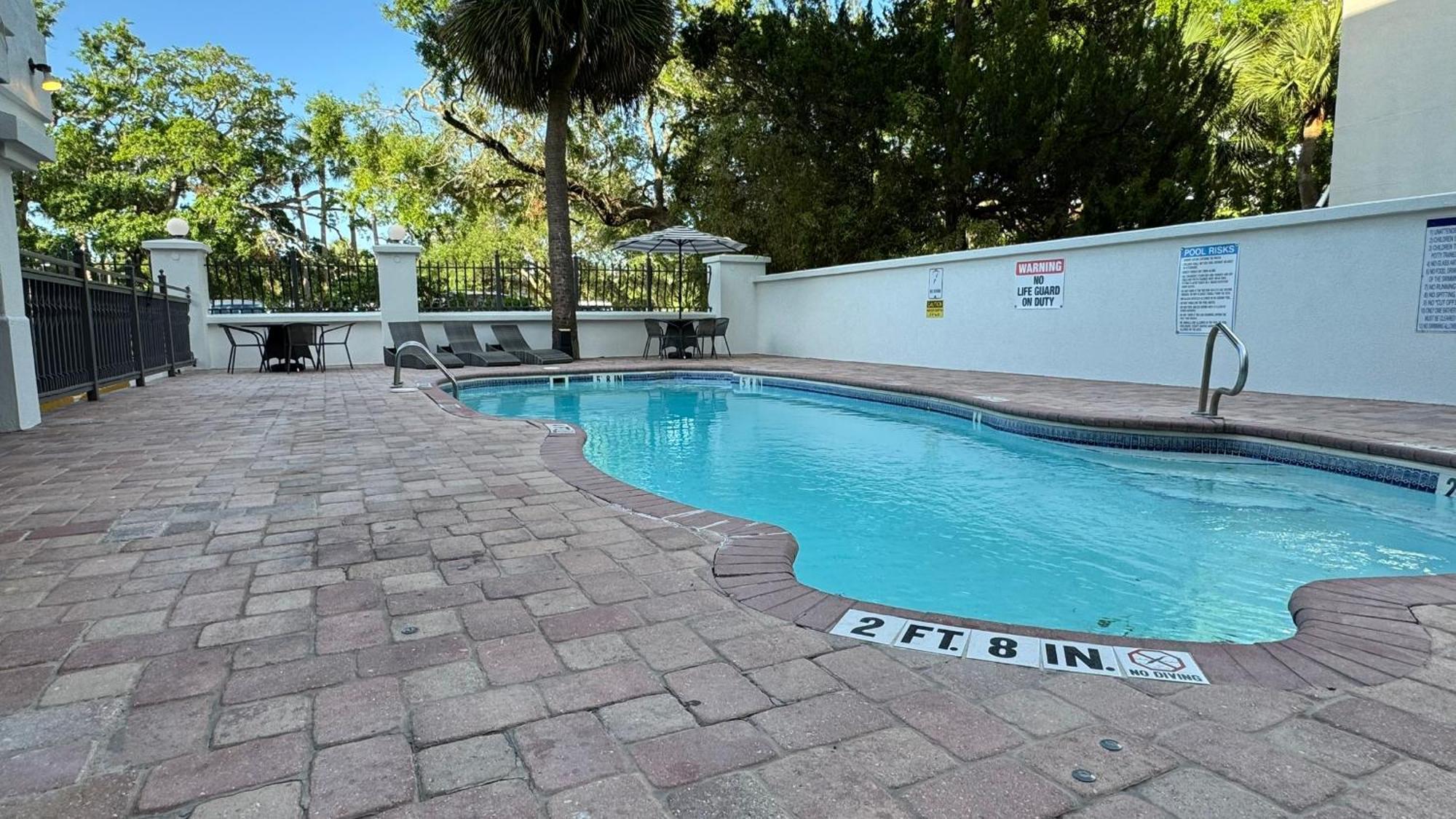 Ocean Inn & Suites St. Simons Island Buitenkant foto