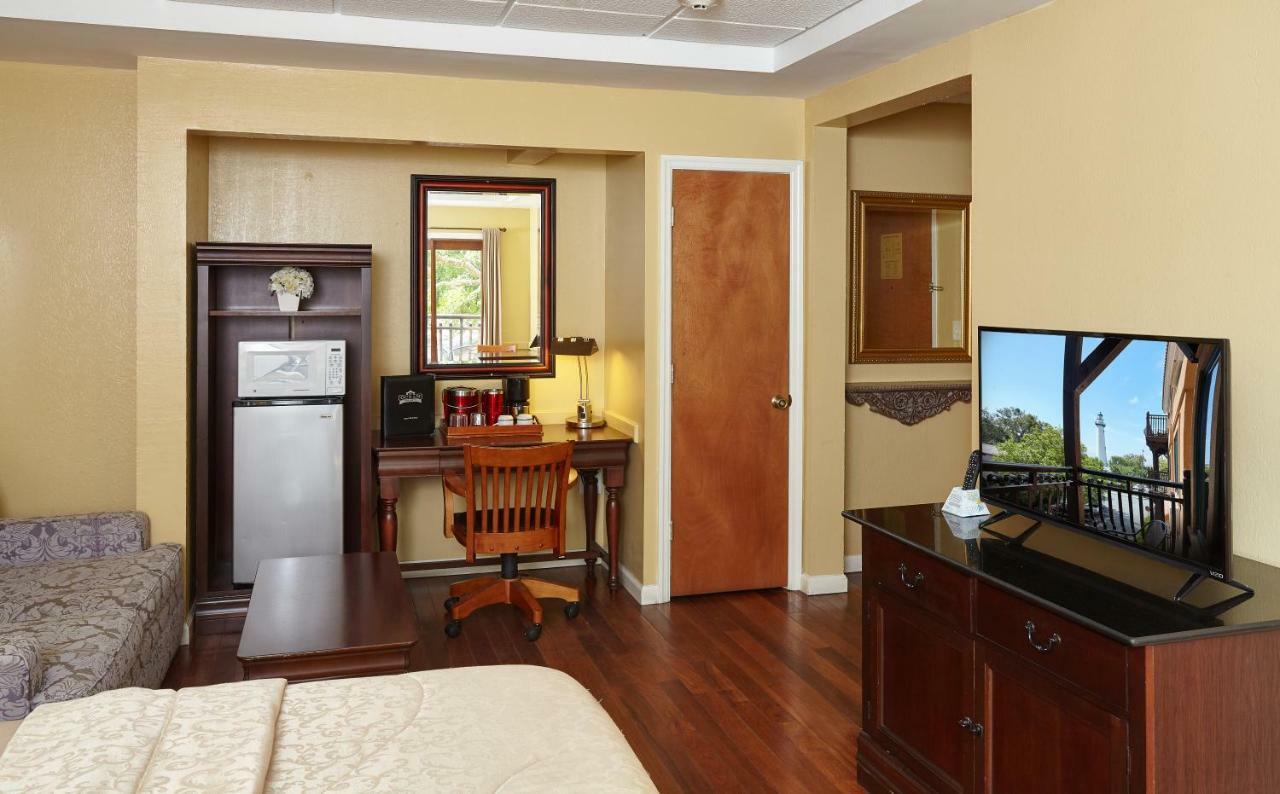 Ocean Inn & Suites St. Simons Island Buitenkant foto